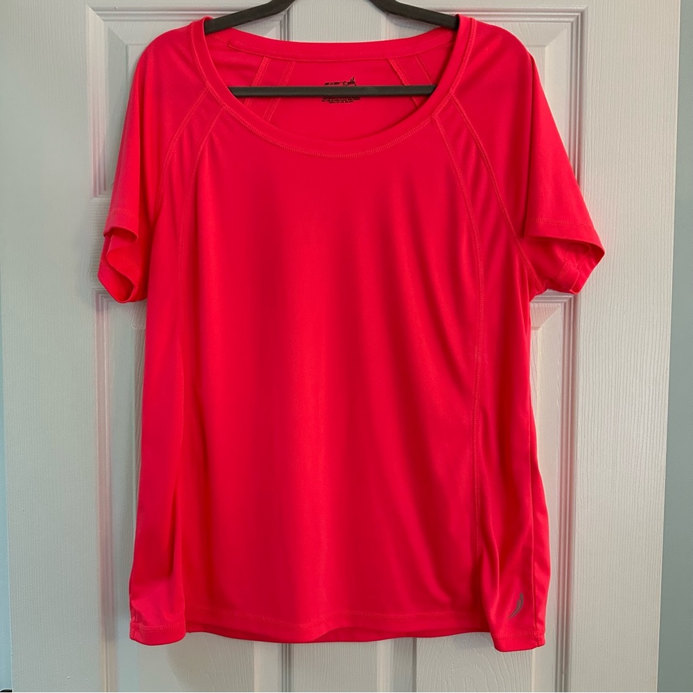 XL hot pink workout tee